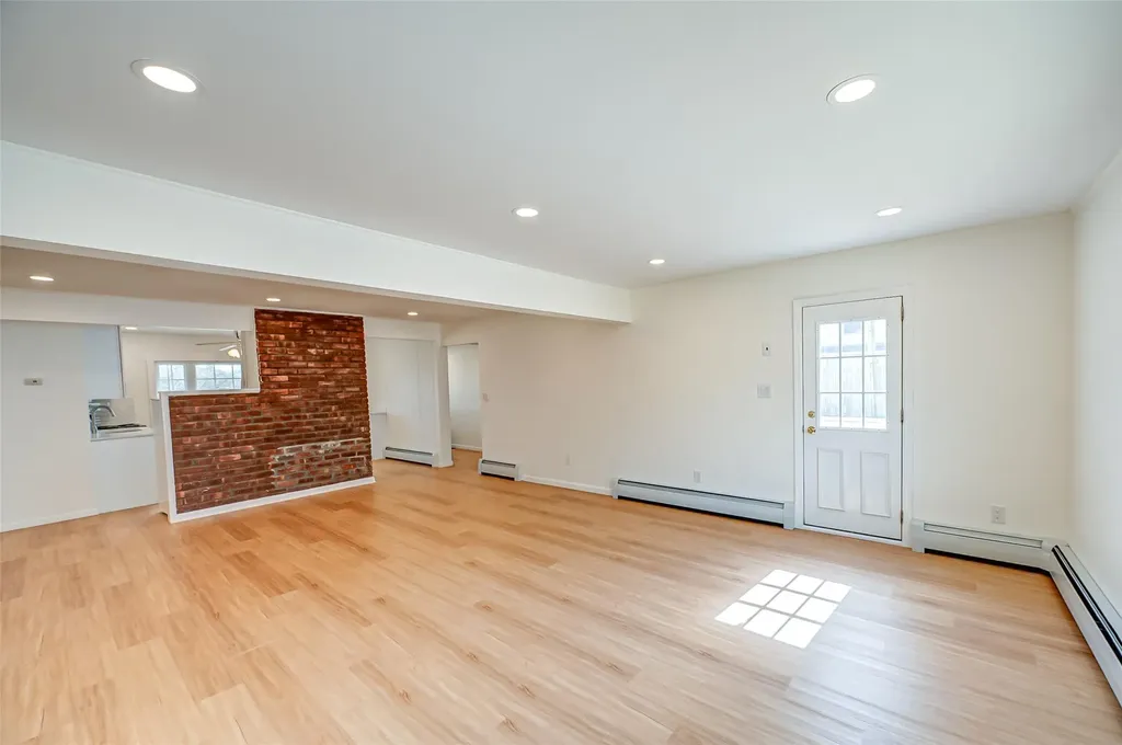 351 Duckpond Drive E Wantagh NY 11793