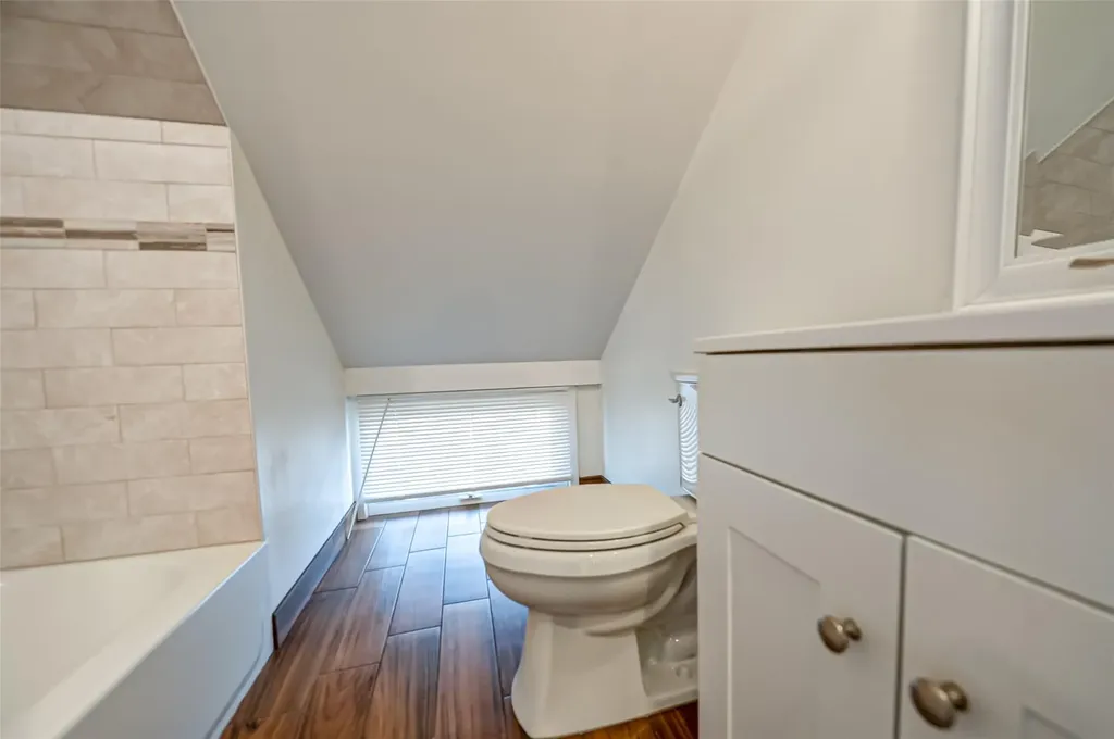 351 Duckpond Drive E Wantagh NY 11793