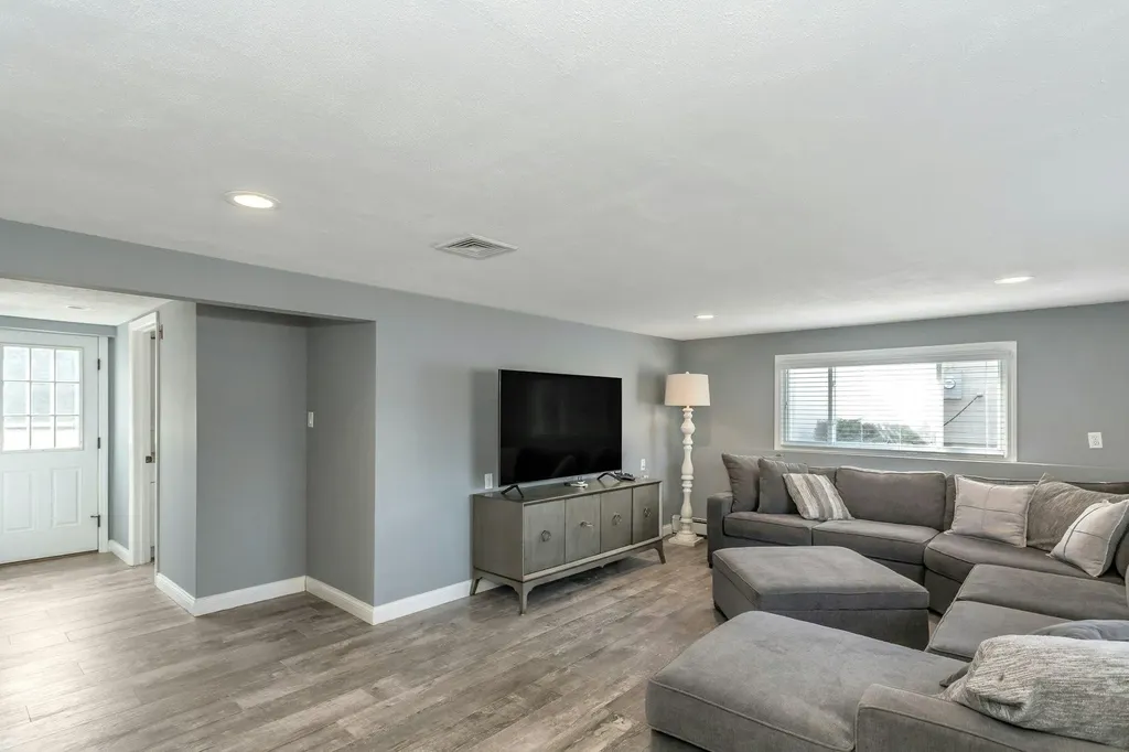 63 Swan Drive Massapequa NY 11758