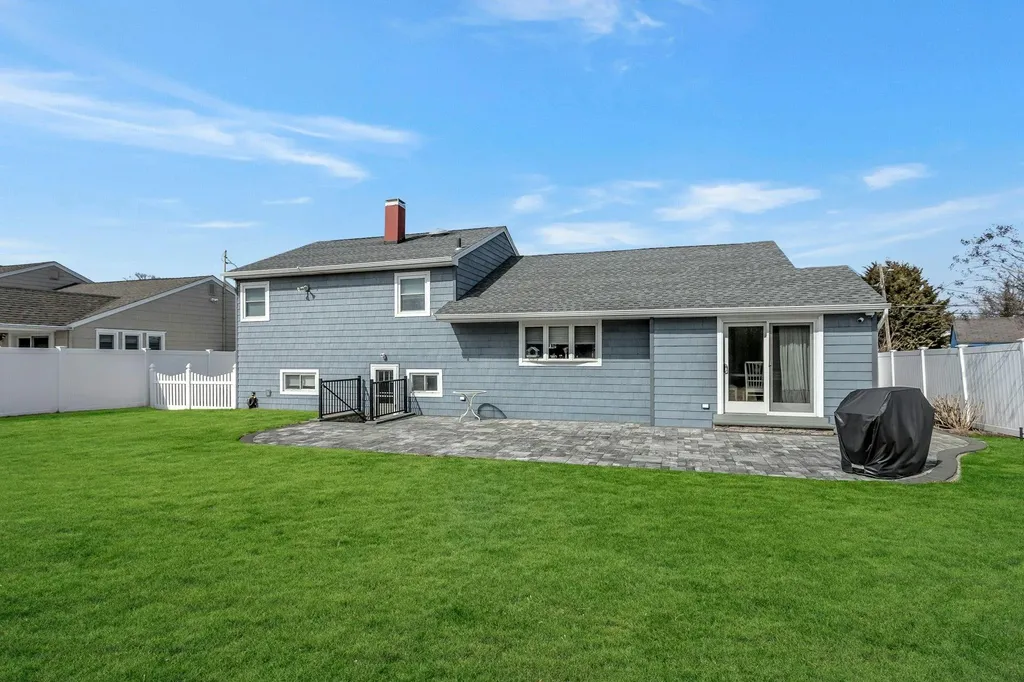 63 Swan Drive Massapequa NY 11758
