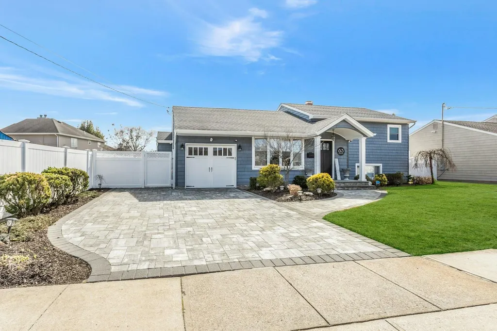 63 Swan Drive Massapequa NY 11758