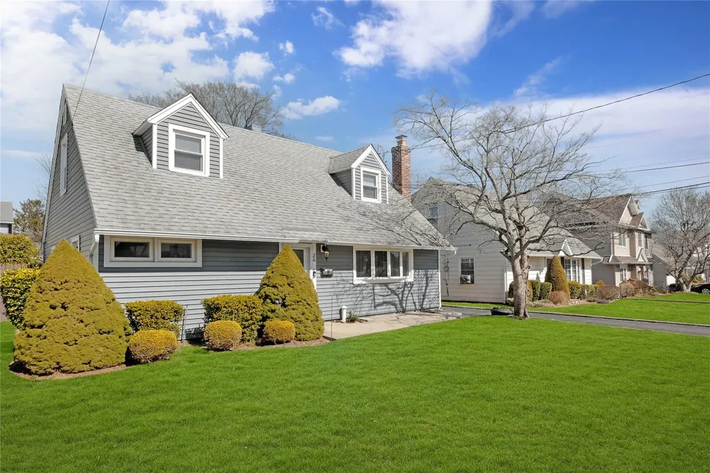 26 Steuben Avenue Oyster Bay NY 11714