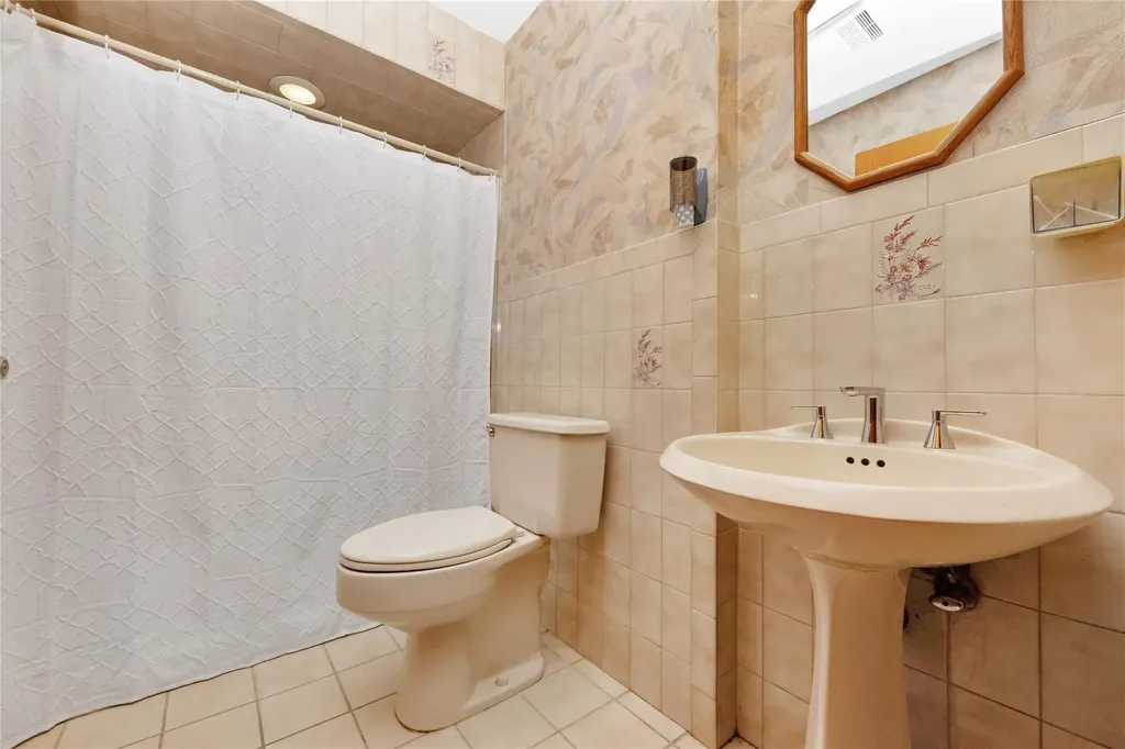 26 Steuben Avenue Bethpage NY 11714