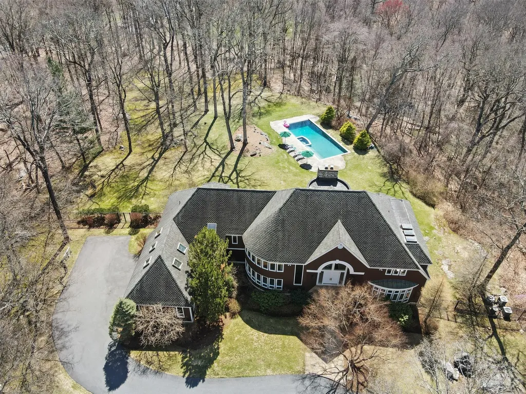 26 Hemlock Hills Chappaqua NY 10514