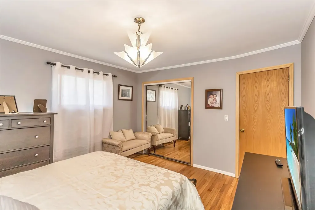 109 Nassau Drive Albertson NY 11507
