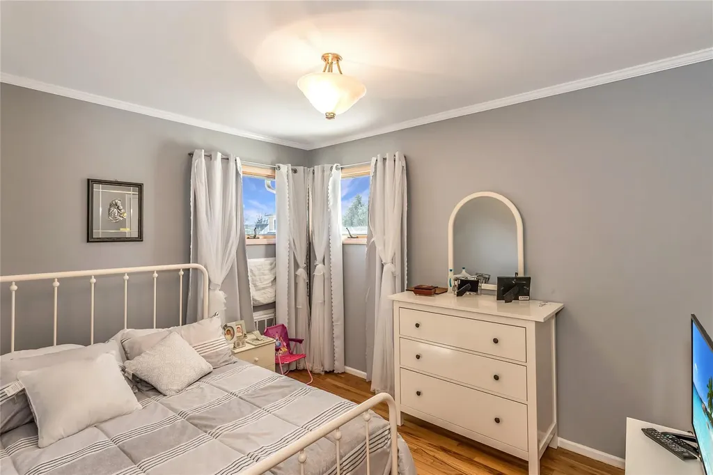109 Nassau Drive Albertson NY 11507