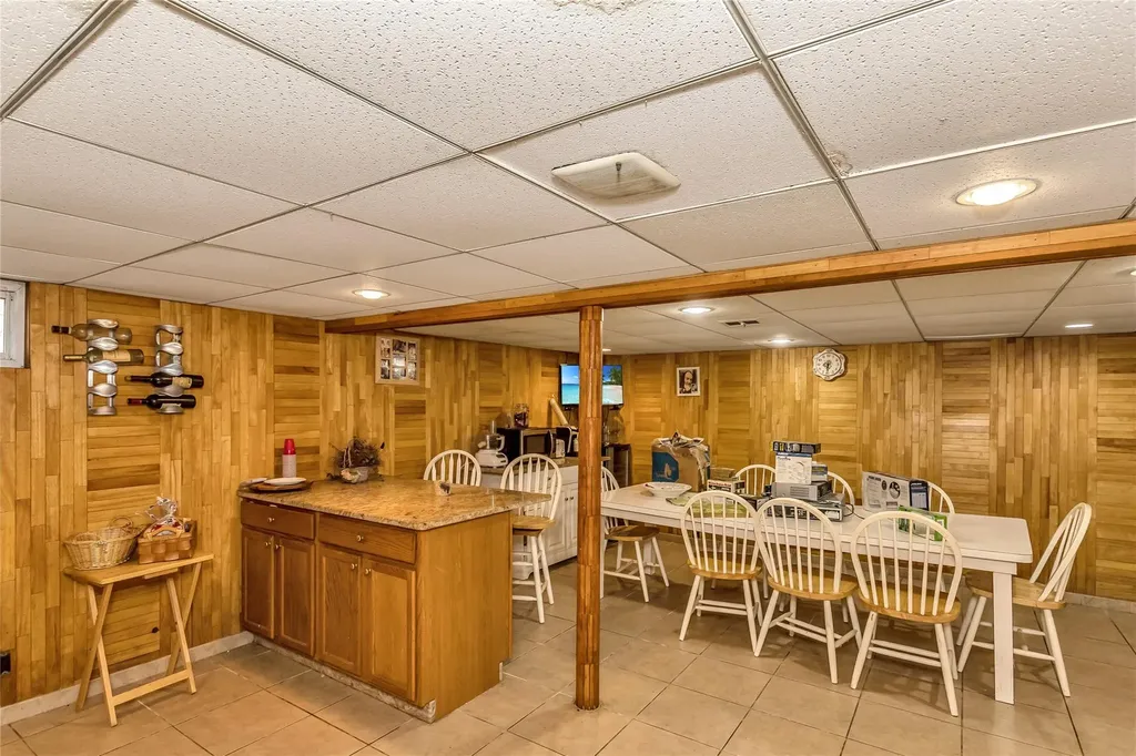 109 Nassau Drive Albertson NY 11507