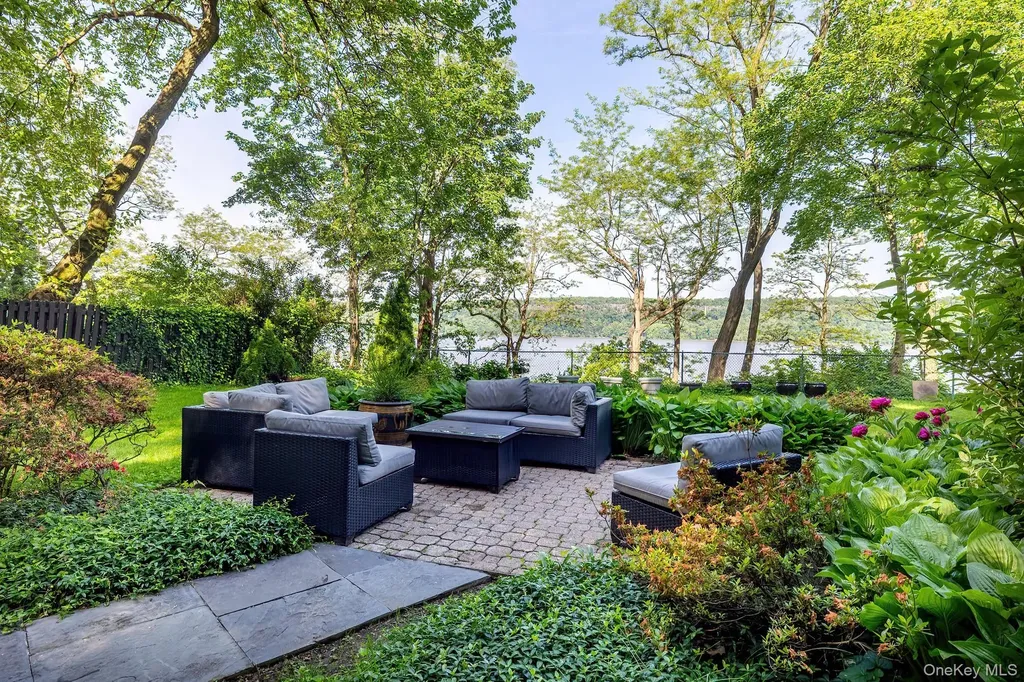 2727 Palisade Avenue Bronx NY 10463