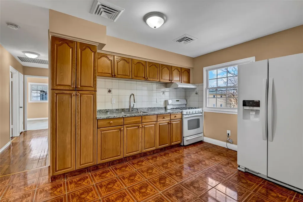 63 Remsen Avenue Hempstead NY 11550