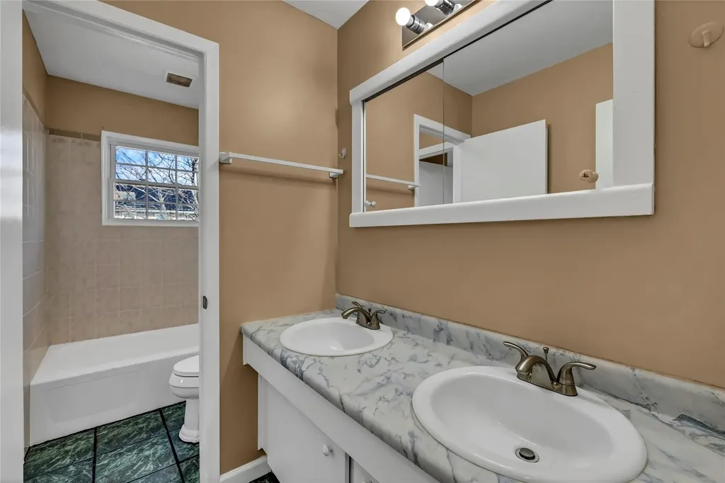 63 Remsen Avenue Hempstead NY 11550