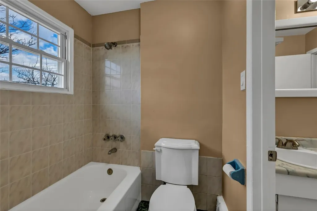 63 Remsen Avenue Hempstead NY 11550
