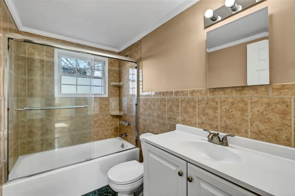 63 Remsen Avenue Hempstead NY 11550