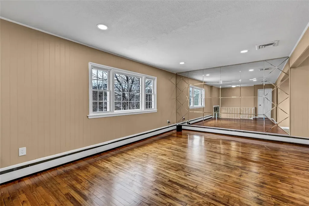 63 Remsen Avenue Hempstead NY 11550