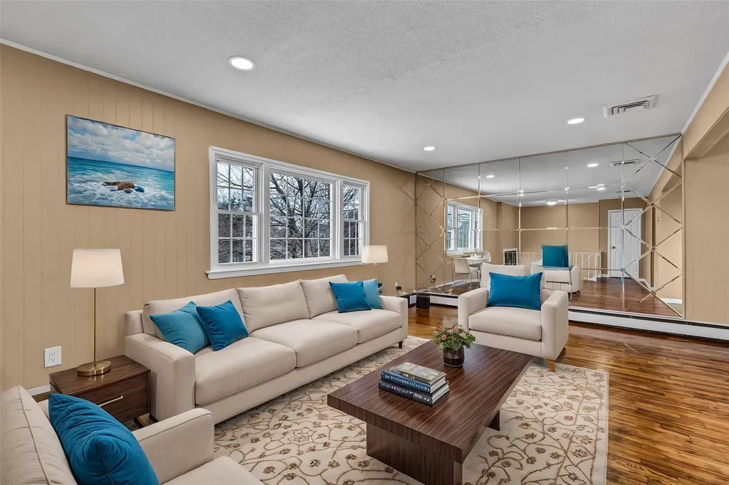 63 Remsen Avenue Hempstead NY 11550