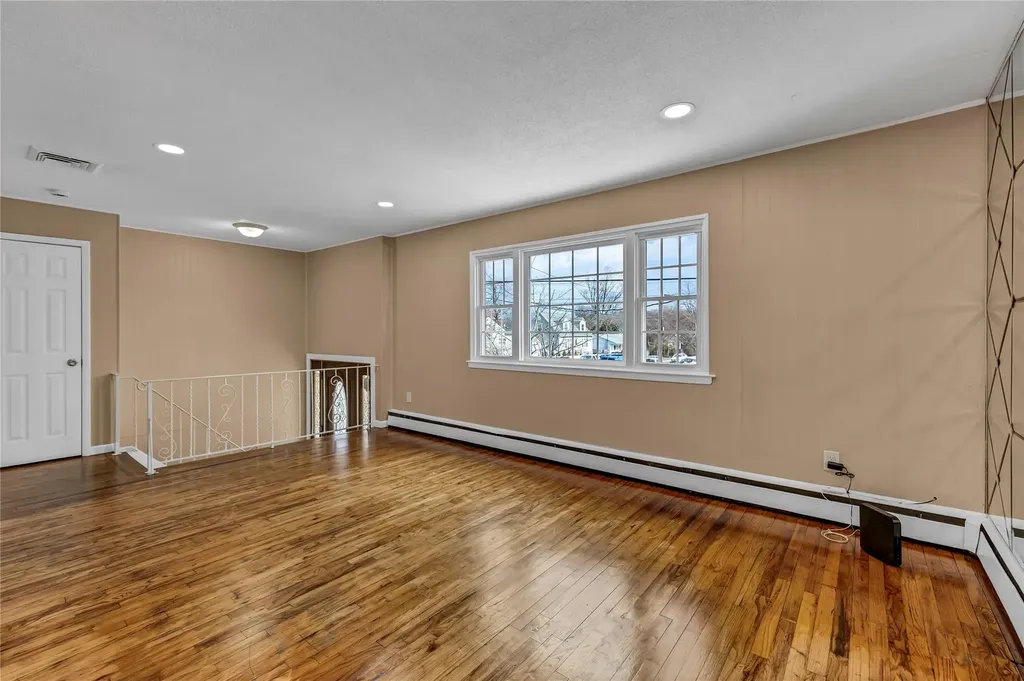 63 Remsen Avenue Hempstead NY 11550