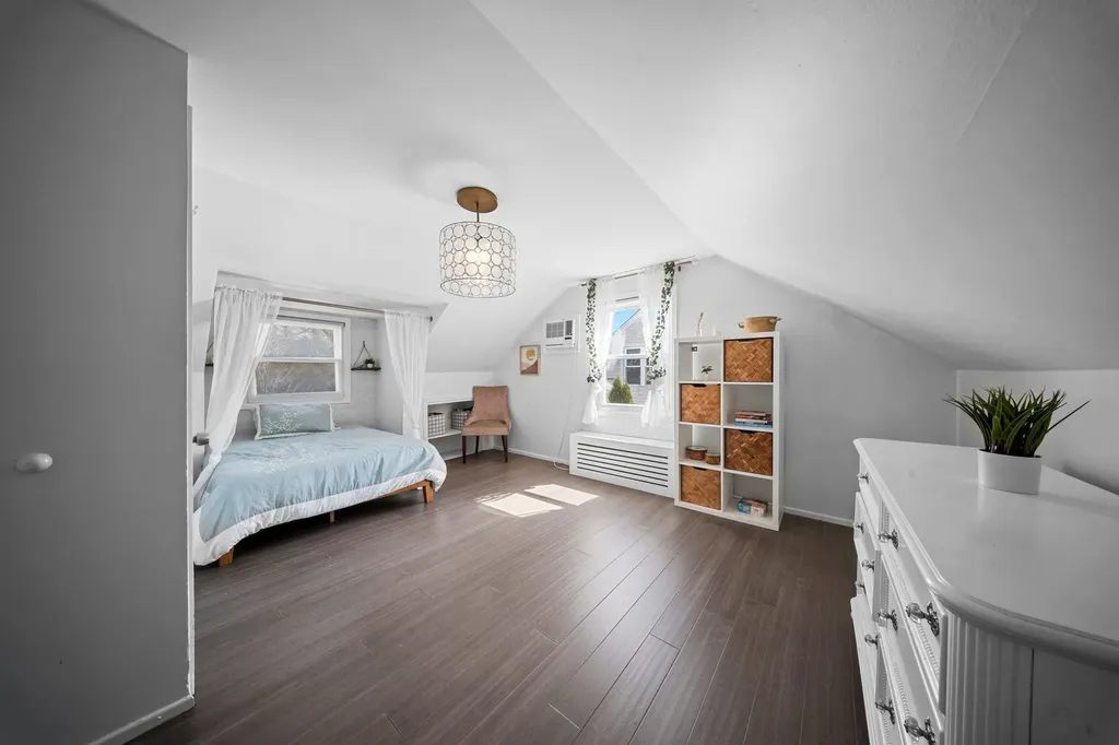27 Crandall Drive Mineola NY 11501