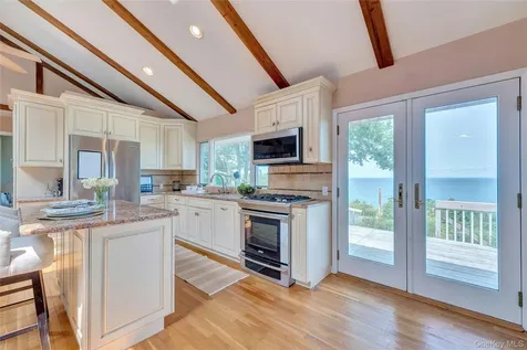 48 Crows Nest Drive Baiting Hollow NY 11901