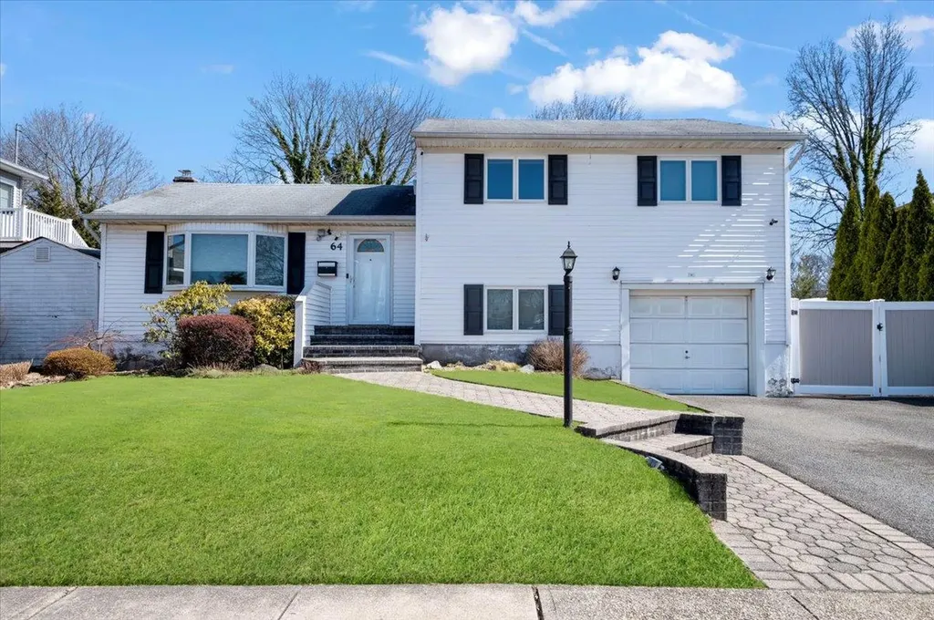 64 Caffrey Avenue Bethpage NY 11714