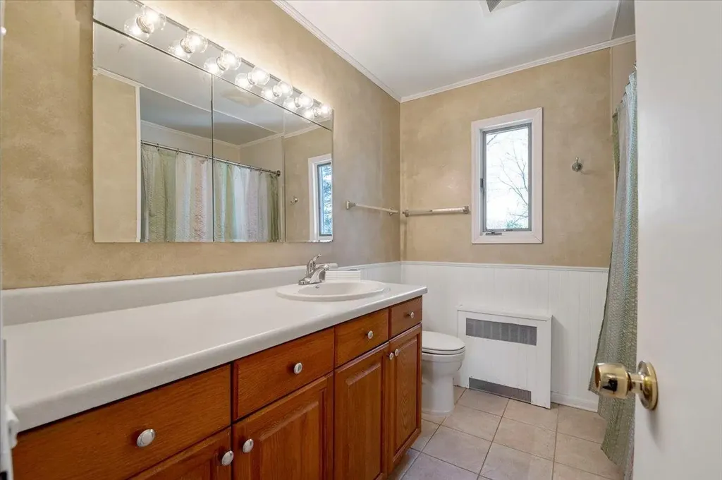 64 Caffrey Avenue Bethpage NY 11714