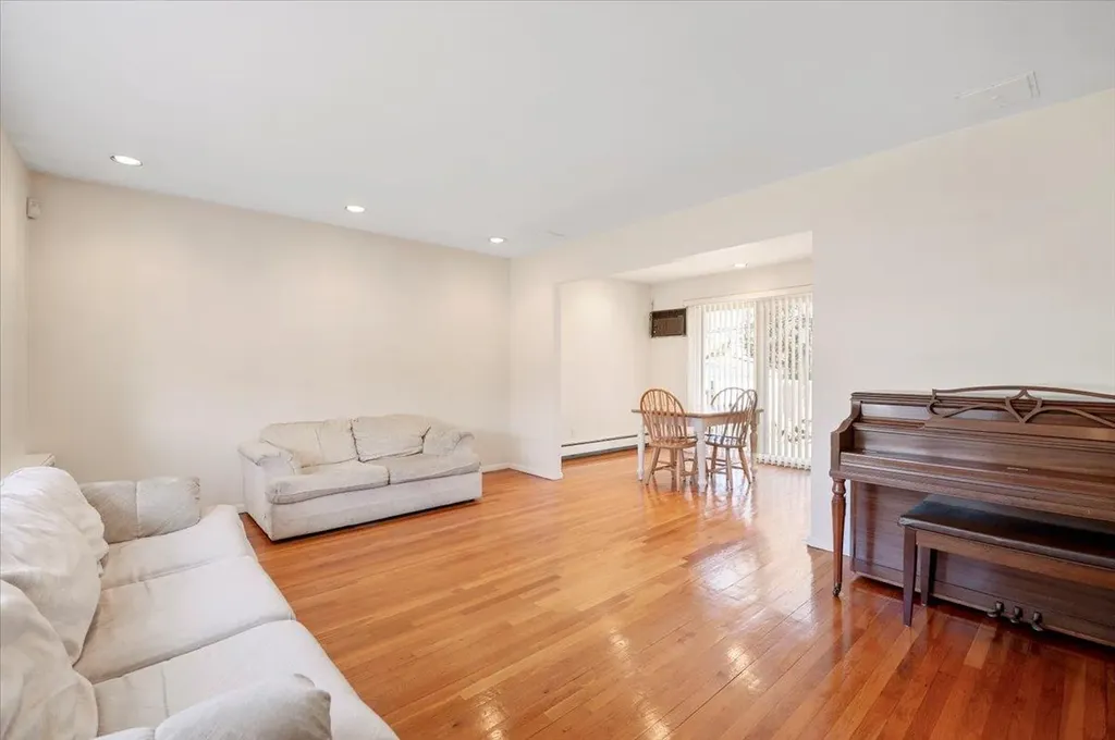 64 Caffrey Avenue Bethpage NY 11714