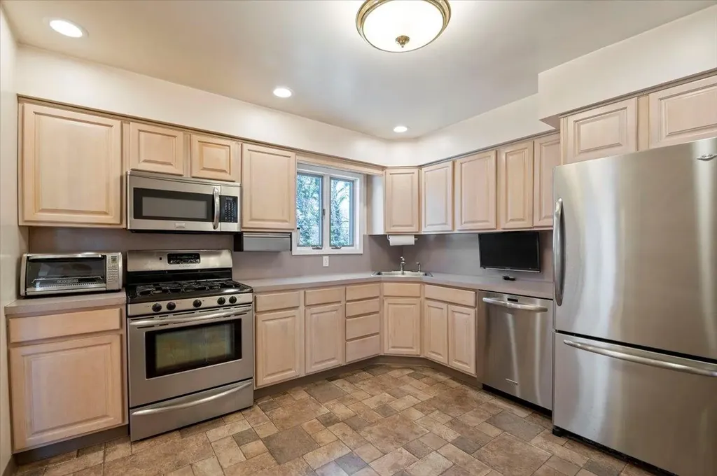 64 Caffrey Avenue Bethpage NY 11714