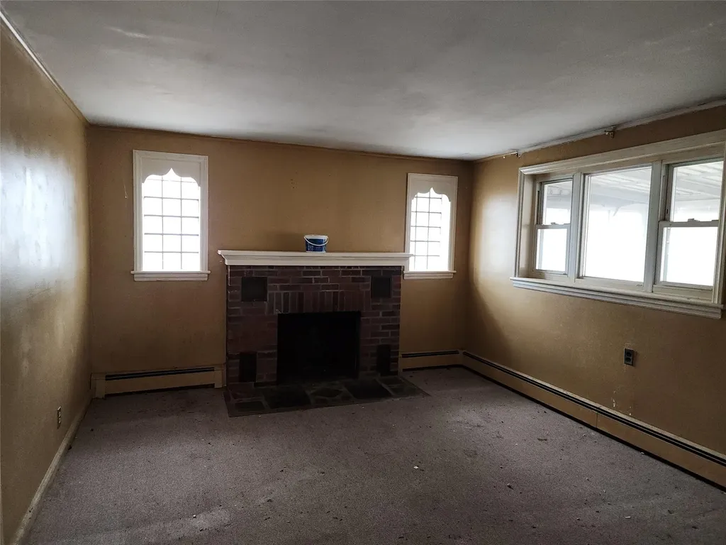 18 Merrick Road Shirley NY 11967