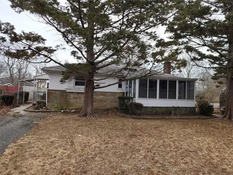18 Merrick Road Shirley NY 11967