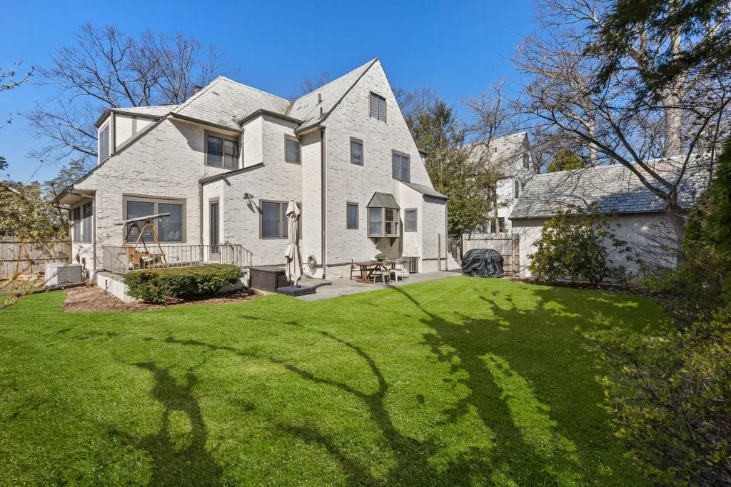 63 Carthage Road Scarsdale NY 10583