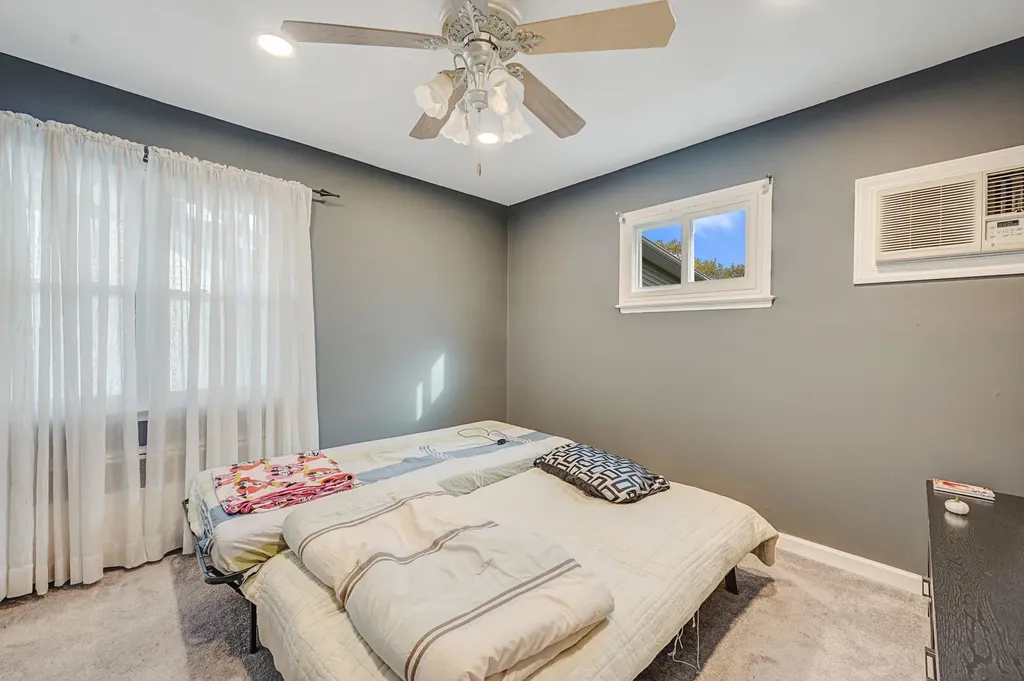 15 Elizabeth Drive Bethpage NY 11714