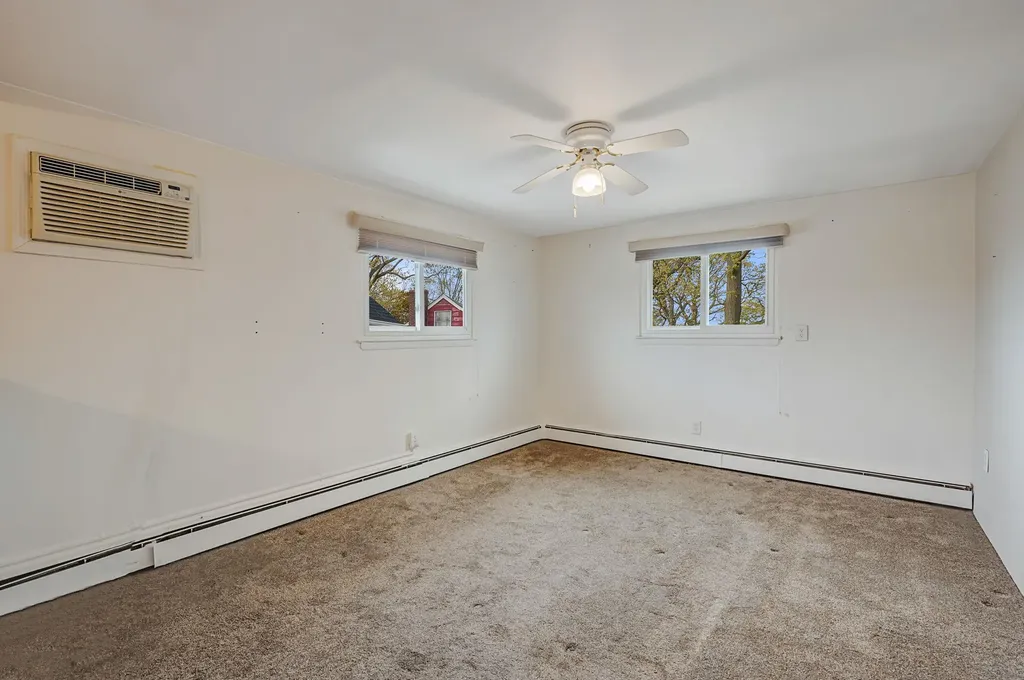 15 Elizabeth Drive Bethpage NY 11714