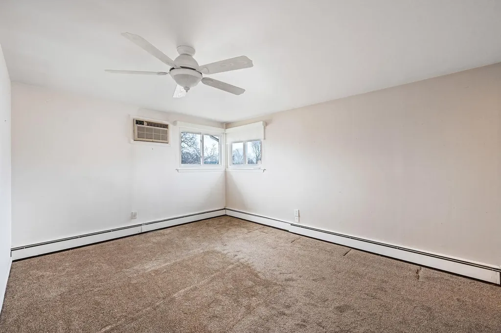 15 Elizabeth Drive Bethpage NY 11714