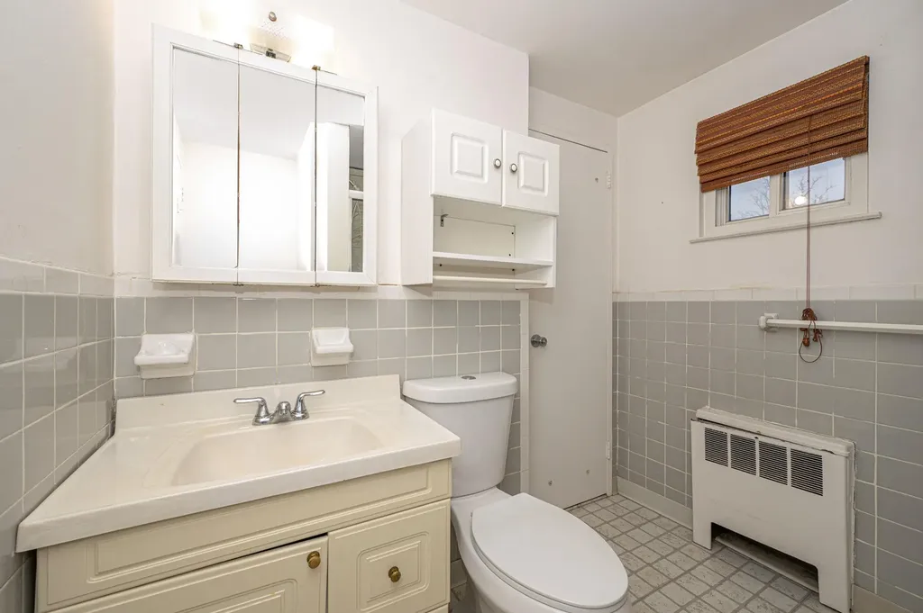 15 Elizabeth Drive Bethpage NY 11714