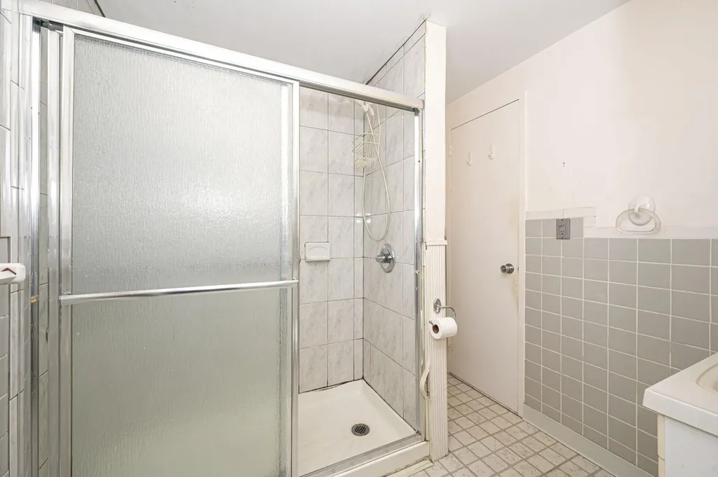 15 Elizabeth Drive Bethpage NY 11714