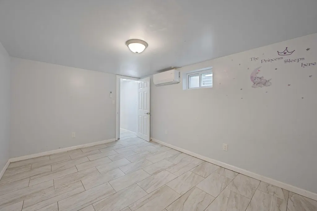 15 Elizabeth Drive Bethpage NY 11714