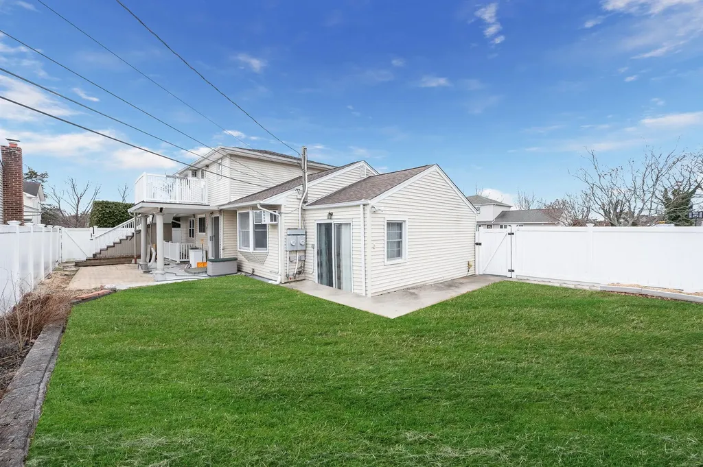 15 Elizabeth Drive Bethpage NY 11714