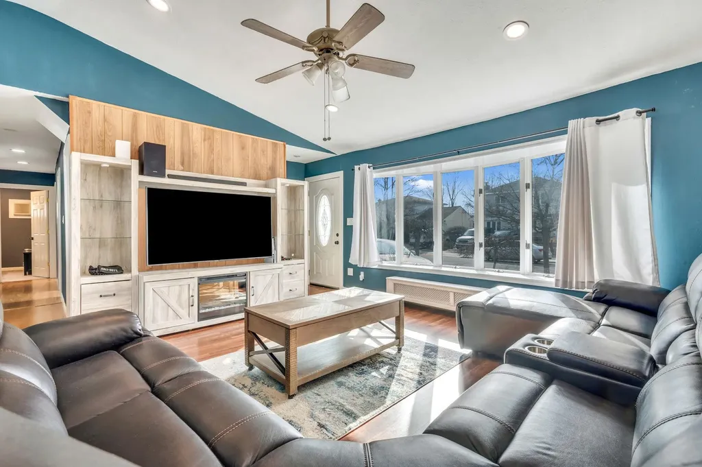 15 Elizabeth Drive Bethpage NY 11714