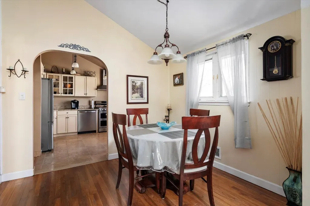 9 Ronald Lane Commack NY 11725