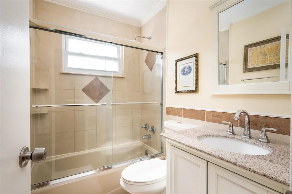 9 Ronald Lane Commack NY 11725