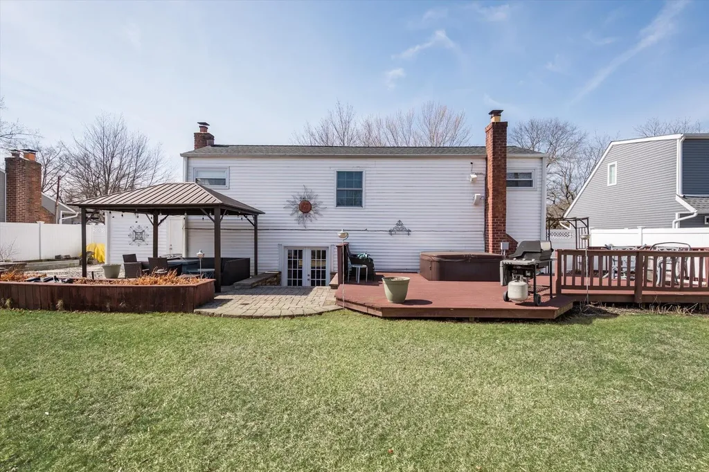 9 Ronald Lane Commack NY 11725