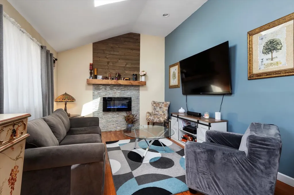 9 Ronald Lane Commack NY 11725