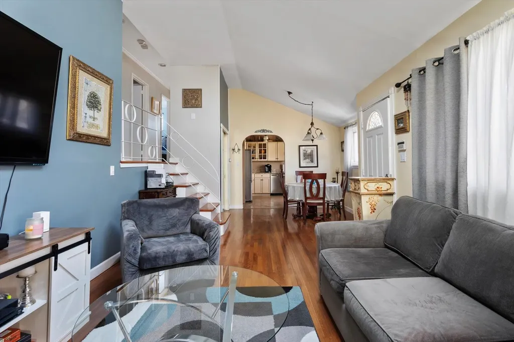 9 Ronald Lane Commack NY 11725