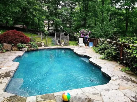 194 Westchester Avenue Pound Ridge NY 10576