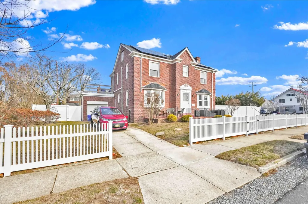 5 W Olive Street Long Beach NY 11561