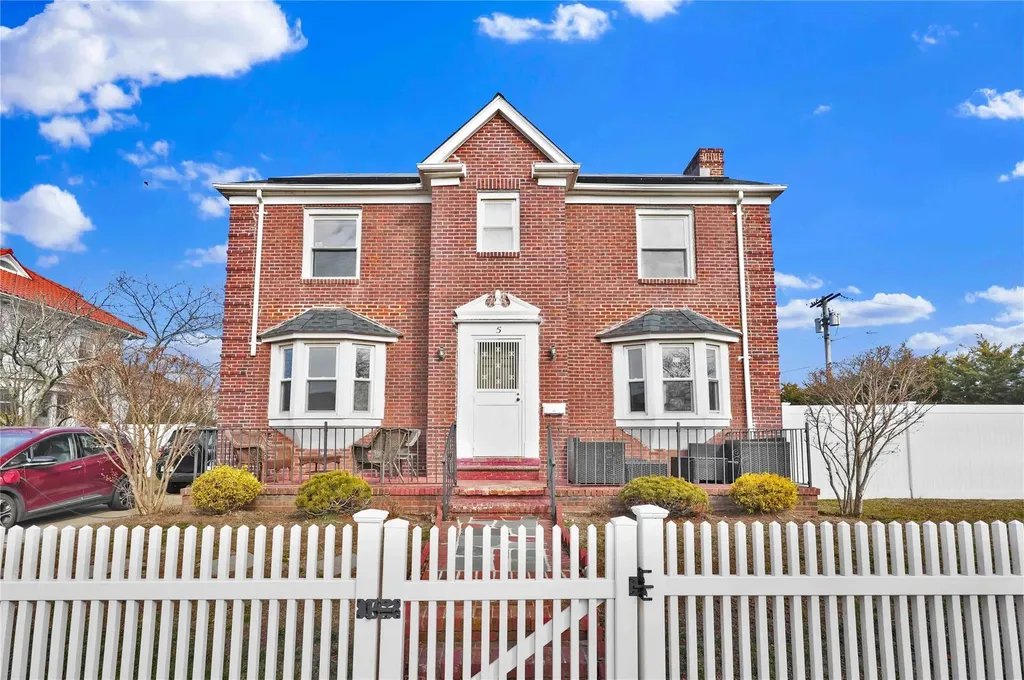 5 W Olive Street Long Beach NY 11561