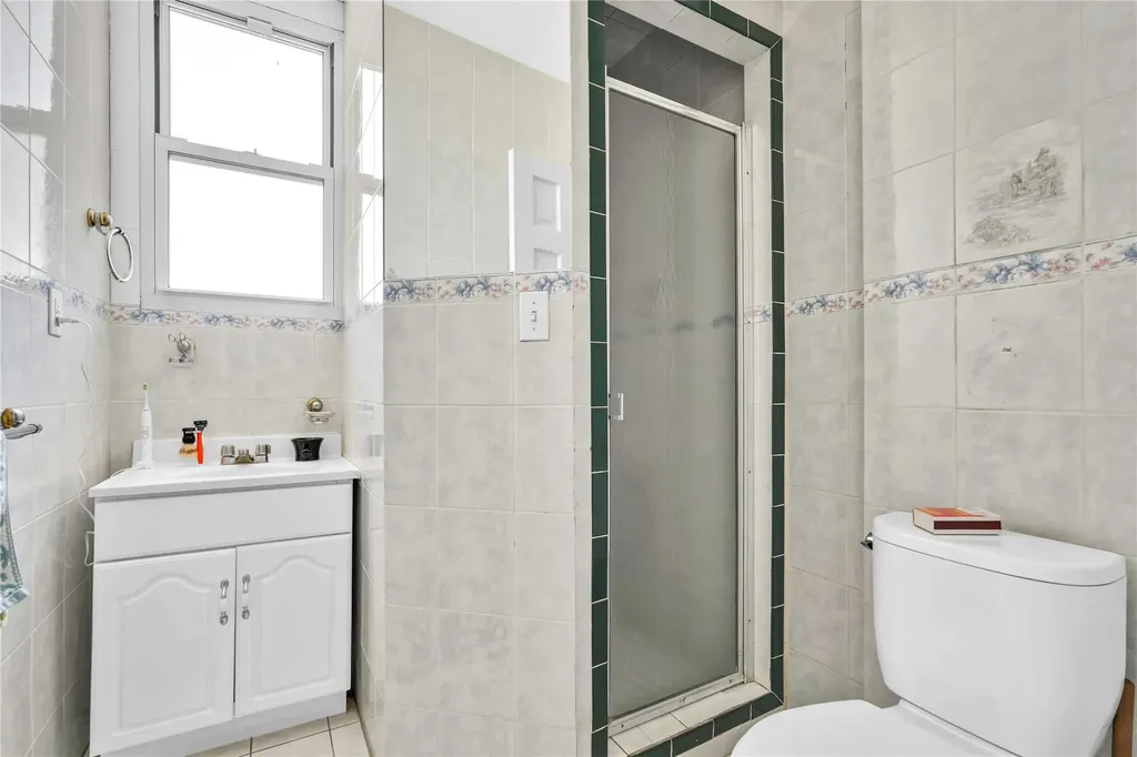 5 W Olive Street Long Beach NY 11561
