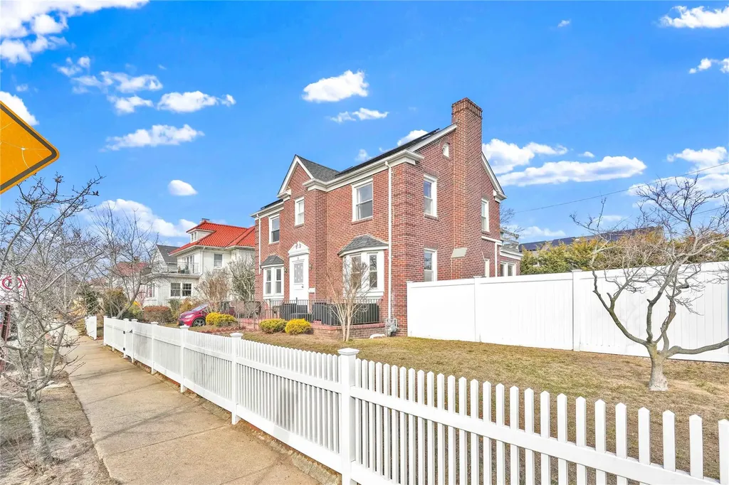 5 W Olive Street Long Beach NY 11561
