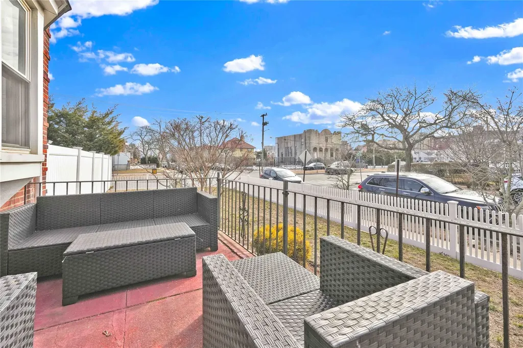 5 W Olive Street Long Beach NY 11561
