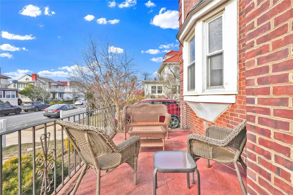 5 W Olive Street Long Beach NY 11561