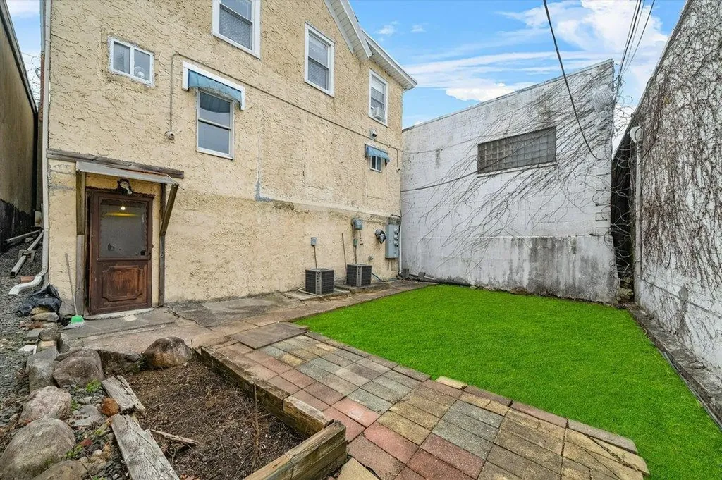 9 N Main Street Pearl River NY 10965