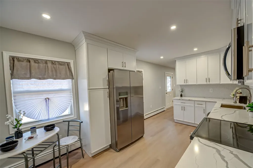 17 Aldin Lane Levittown NY 11756